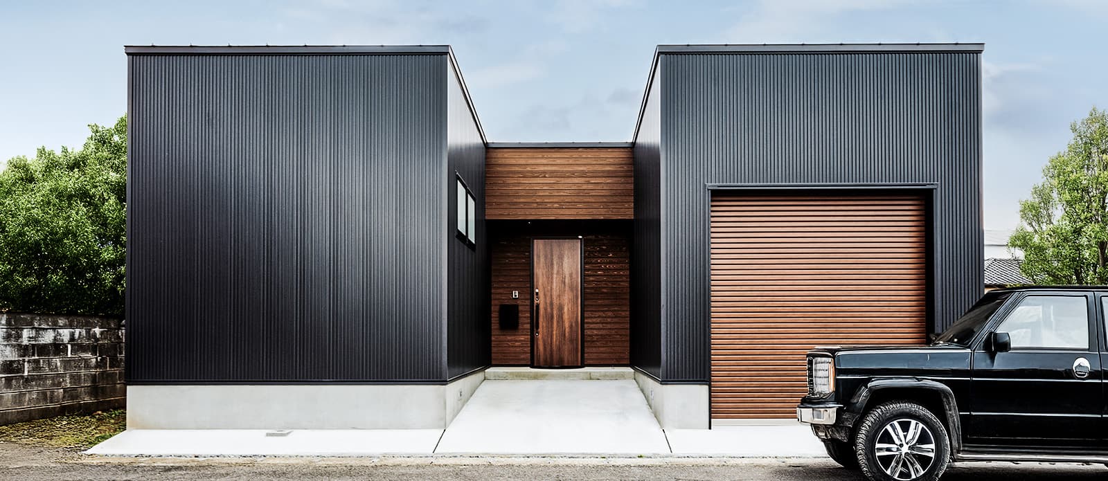 構造が安定しやすく、ガレージとの相性が良い